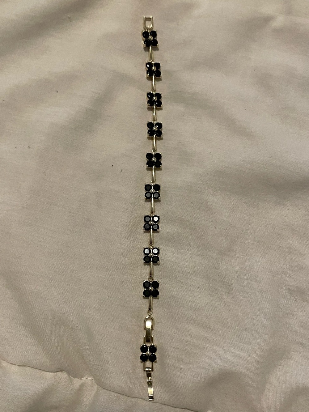New - 14k gold finish clover bracelet